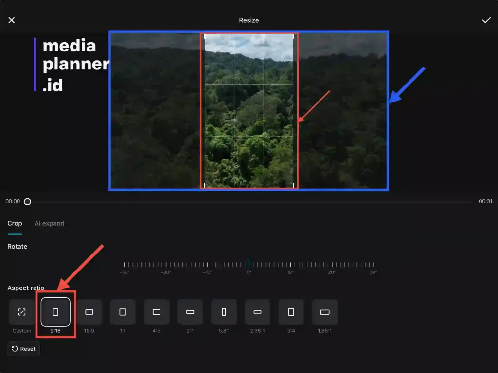 Merubah aspect ratio footage yang semula landscape menjadi portrait