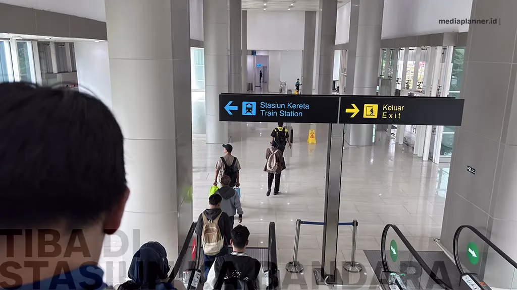 cara naik kereta api bandara ke bogor 2